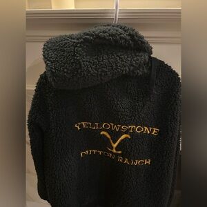 Yellowstone x Bunmlebella by JillMartin  X.large Sherpa
Zip hoodie.